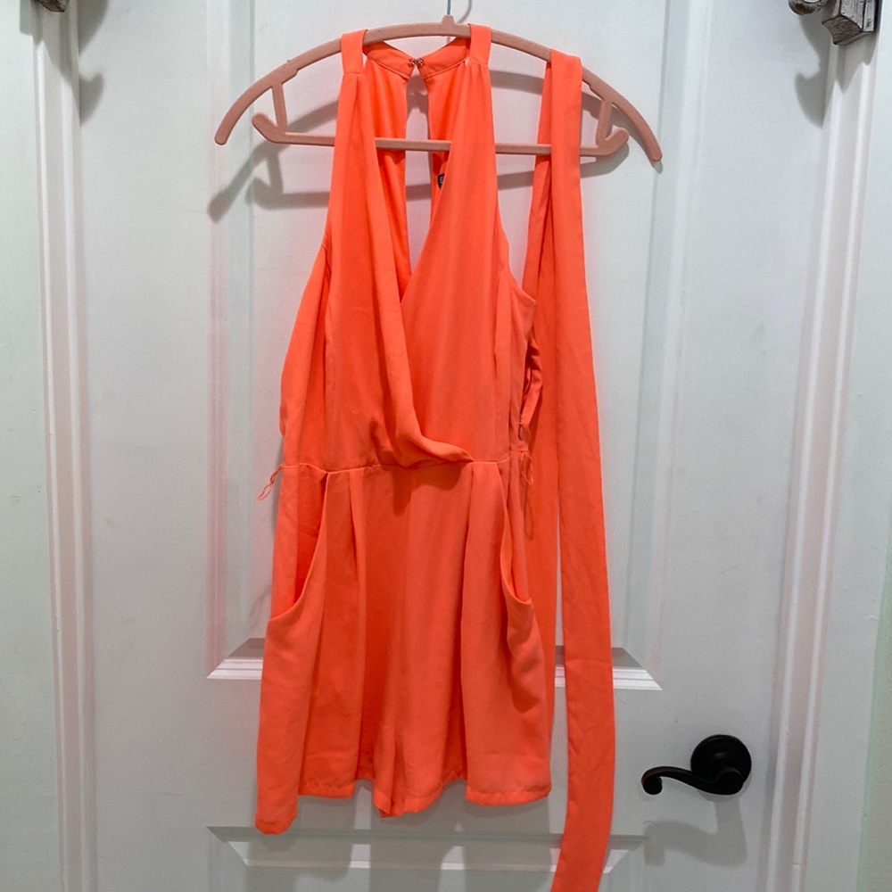 Express romper in coral